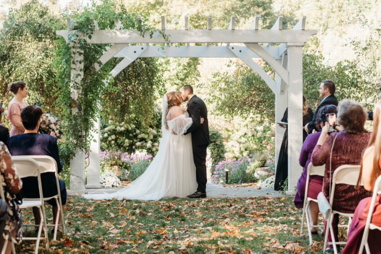 Read more about the article Working With a Central New York Wedding Photographer