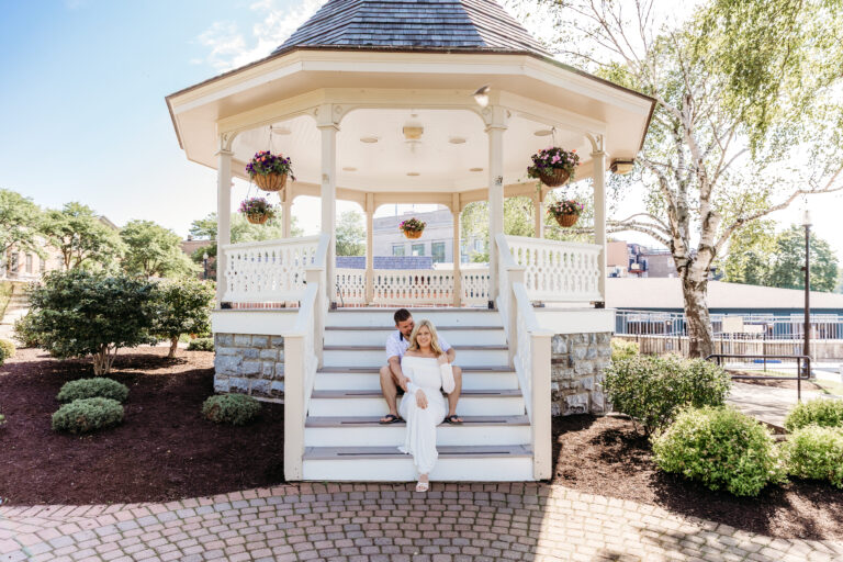 Read more about the article Clift Park, Skaneateles – Engagement Session