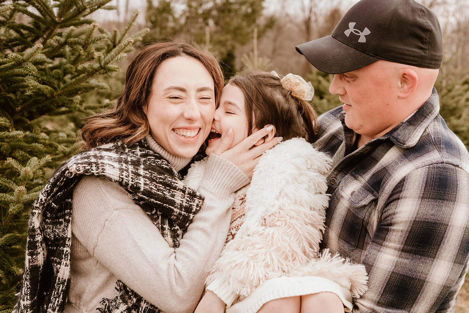 Read more about the article How to Get Natural Smiles During Your Family Photoshoot in CNY