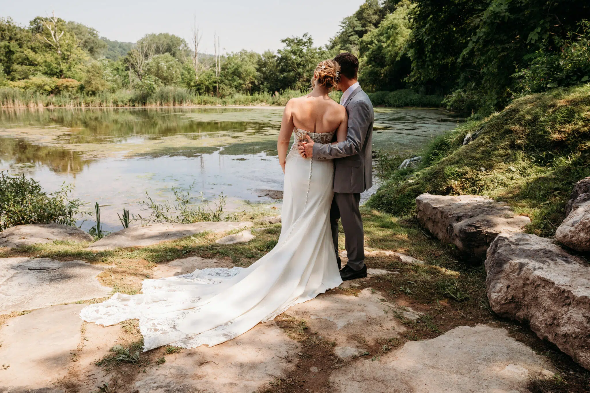 Read more about the article What Makes a Wedding Photo Truly Unforgettable