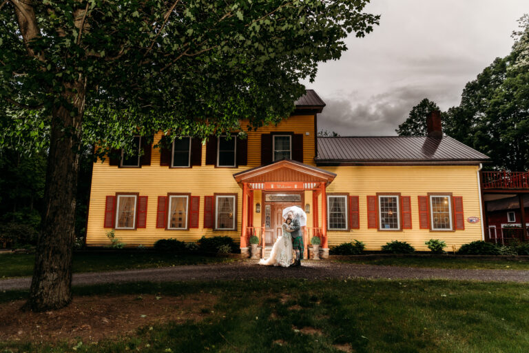 Read more about the article Elizabeth & Matt | The Manor House | Pierrepont, NY 