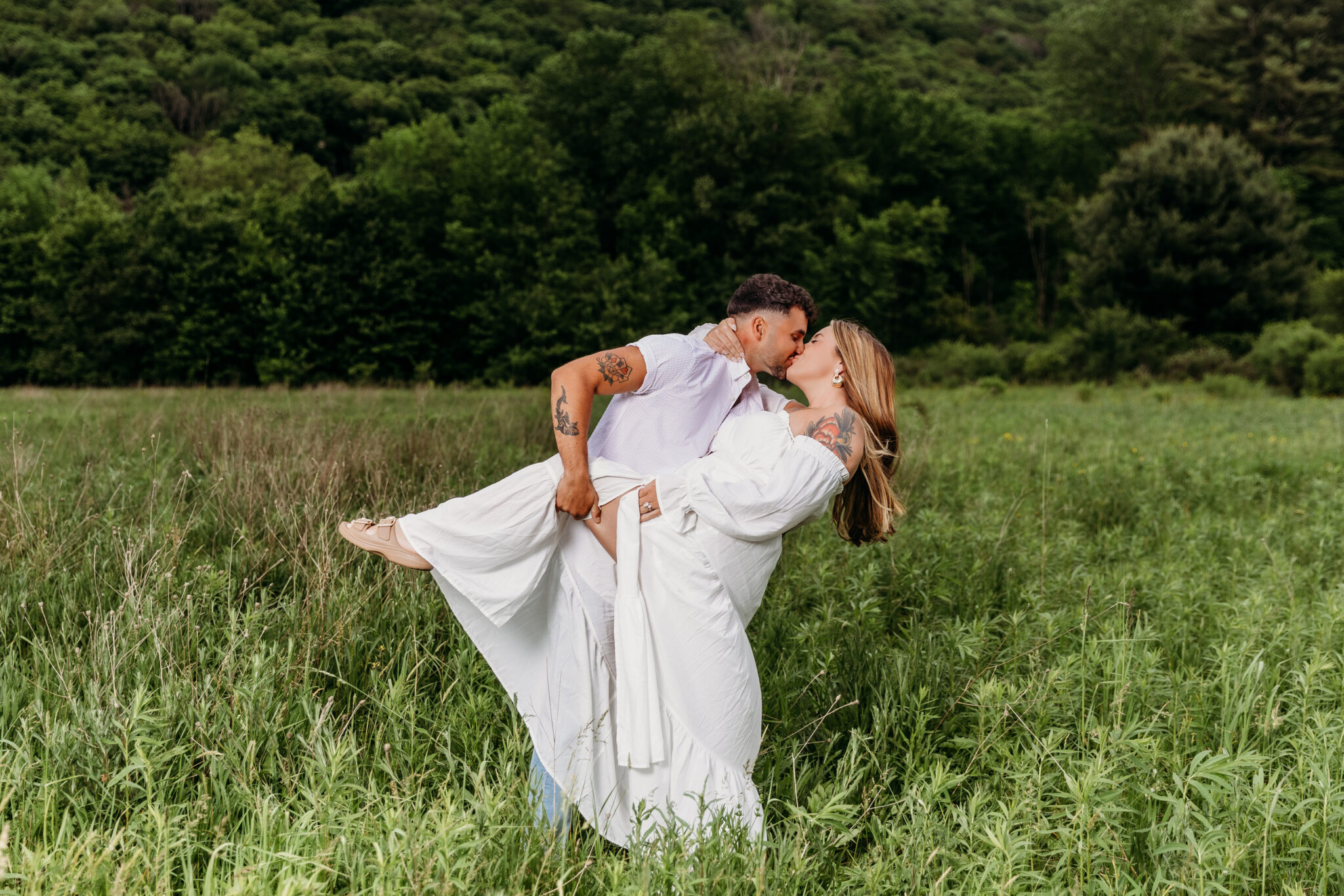 Read more about the article What to Wear for Engagement Photos in CNY