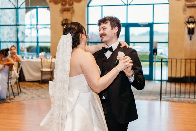 Read more about the article How to Know If You Really Need a Second Wedding Photographer