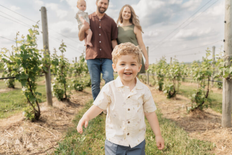 Read more about the article How to Prepare Kids for a Stress-Free Family Photo Session