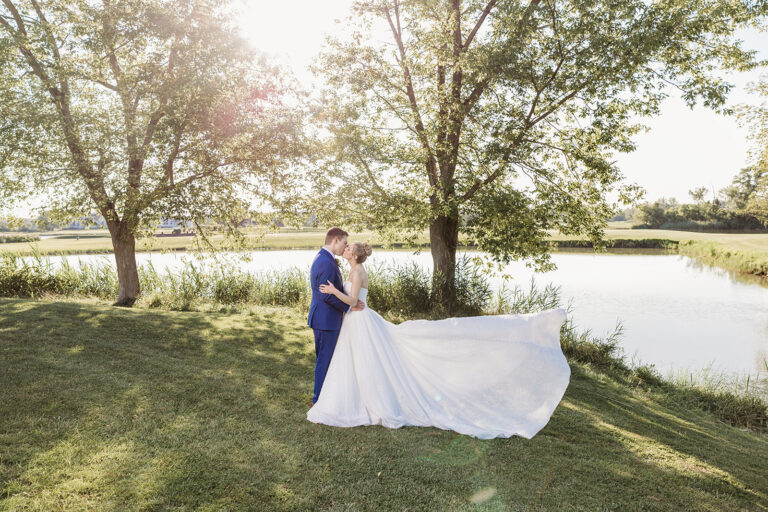 Read more about the article Elizabeth & Bryan’s Wedding at Traditions at the Links in East Syracuse, NY